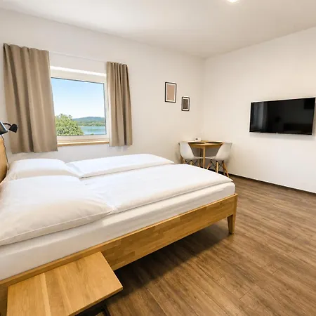 Happy 13 Costa Plana Lipno Apartment